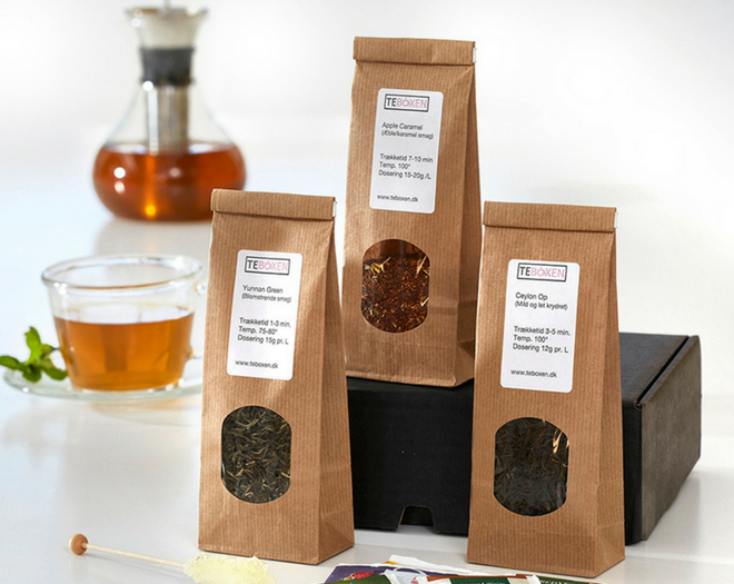 TeBoxen indeholder 3 poser te á 50 gram, tebreve samt ekstra lækkerier 